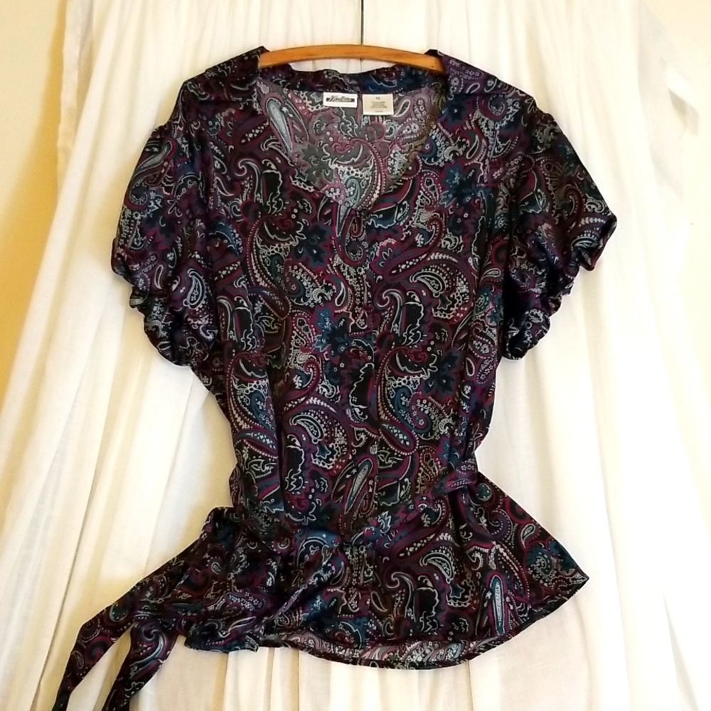 'Midtown' Paisley button down short sleeve blouse